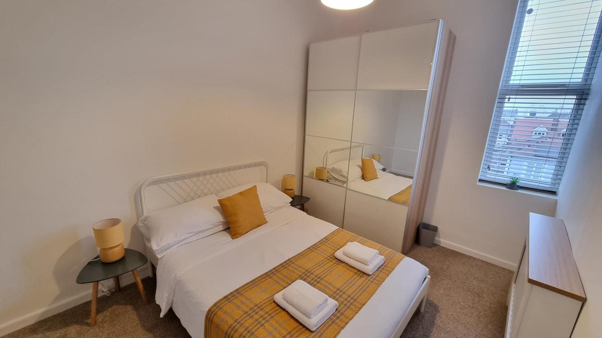 Southsea Escape - Coastal Holiday Apartment - 2 Double Bedrooms Portsmouth Luaran gambar