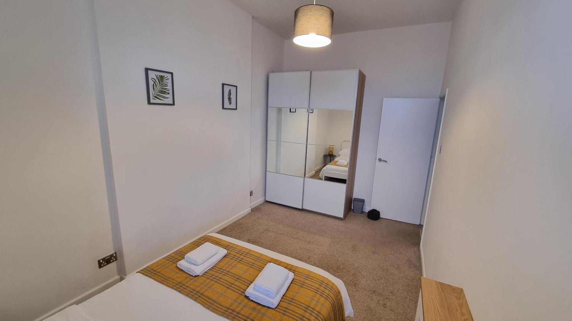 Southsea Escape - Coastal Holiday Apartment - 2 Double Bedrooms Portsmouth Luaran gambar